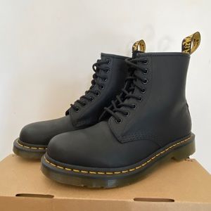 Doc Martens classic 1460 greasy leather boots